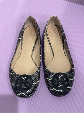 Tory Burch Black & White Snakeskin-Effect Logo Ballet Flats